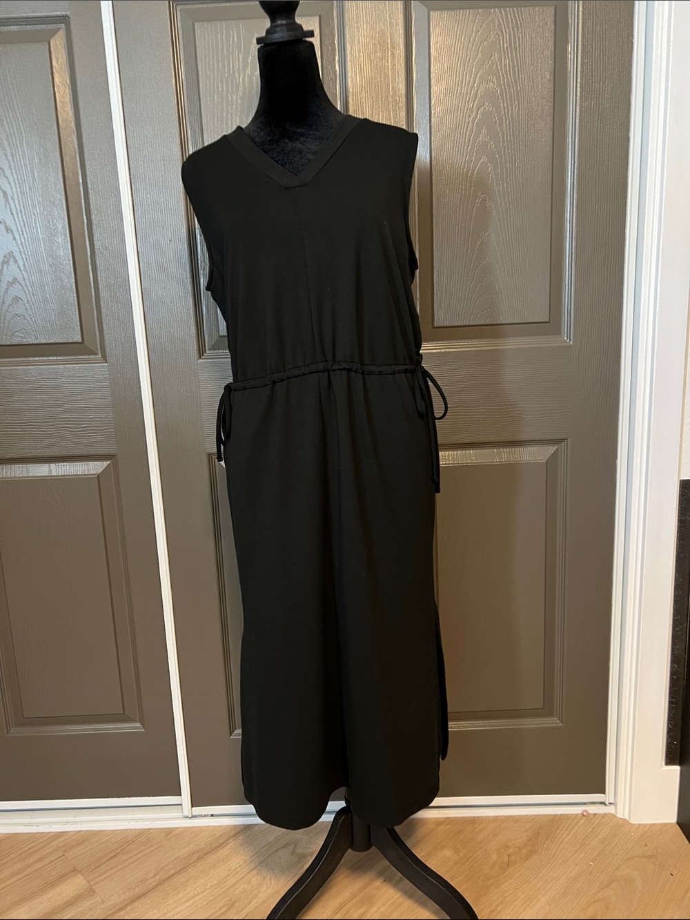 Banana Republic Black V-Neck Tie-Waist Maxi Dress